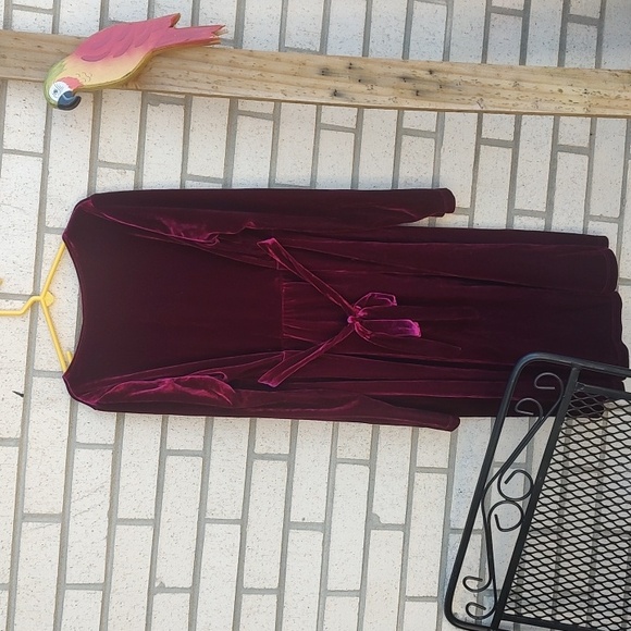 Rare Editions Velvet Dress in Burgundy with Floral Detail - Picture 8 of 10